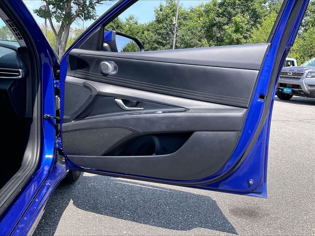 Used 2024 Intense Blue Hyundai SEL image 11