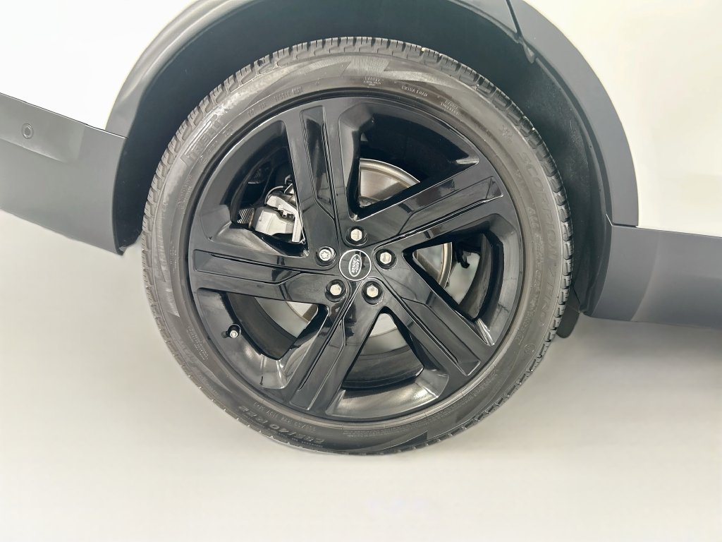 Certified Used 2025 Fuji White Land Rover S image 32