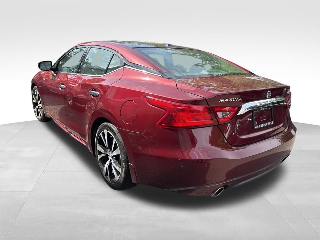 Used 2017 Red Nissan Platinum image 16
