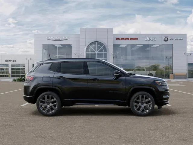 New 2025 Diamond Black Crystal Pearl-Coat Exterior Paint Jeep Limited image 36