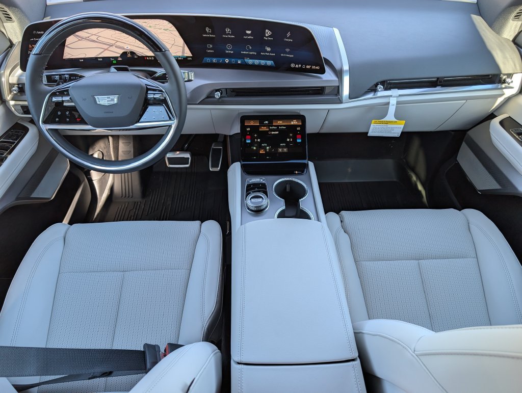 2027 Cadillac VISTIQ Sport - Photo 19
