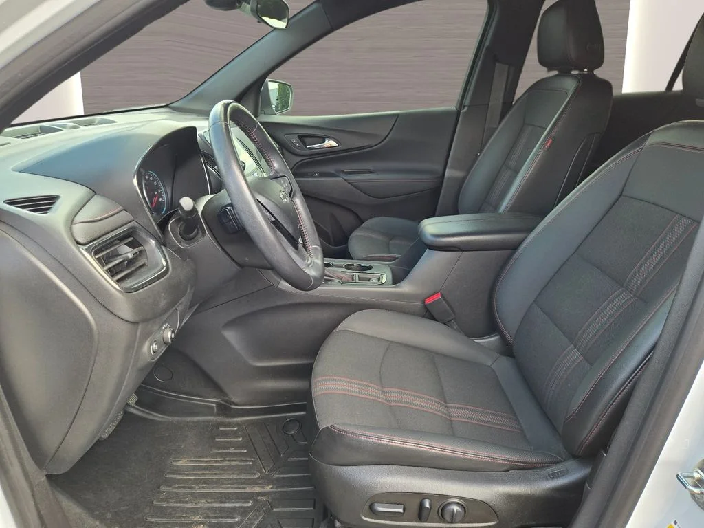 Used 2022 White Chevrolet RS image 20