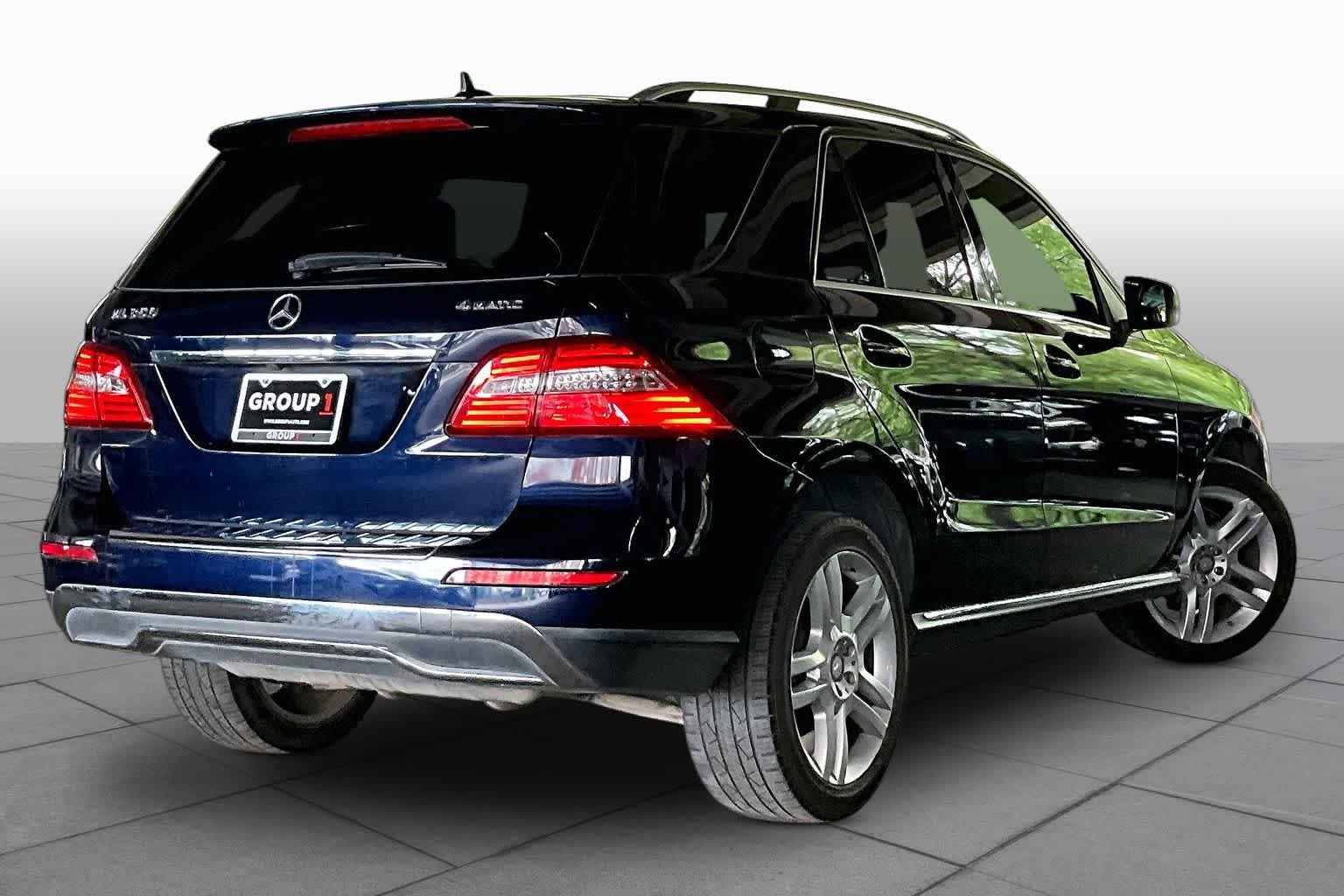 Used 2014 Lunar Blue Metallic Mercedes-Benz ML 350 image 12