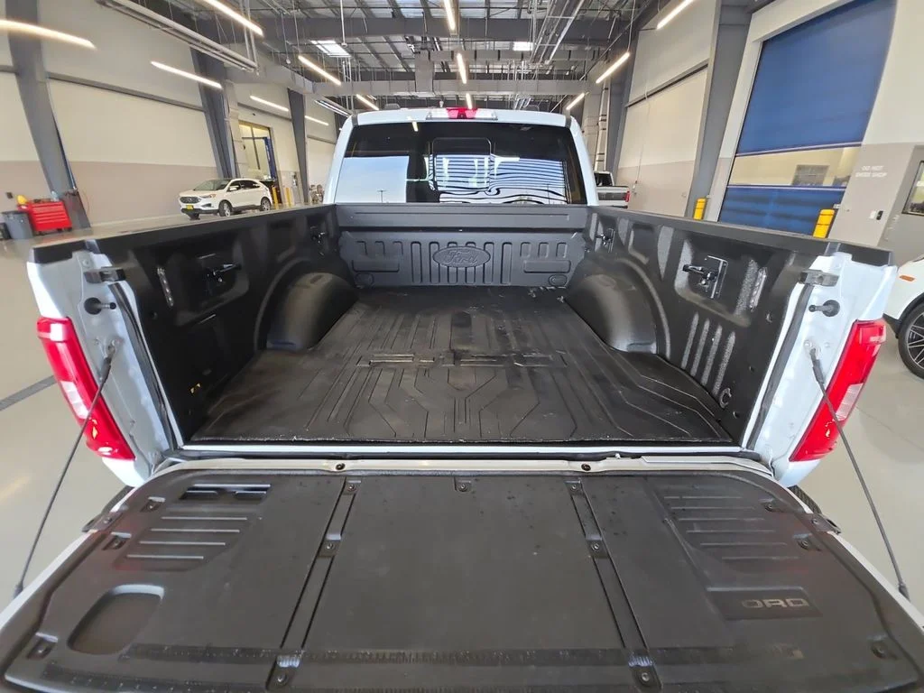 Used 2022 White Ford XLT image 23