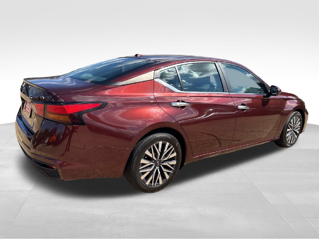 Used 2023 Red Nissan 2.5 SV image 5