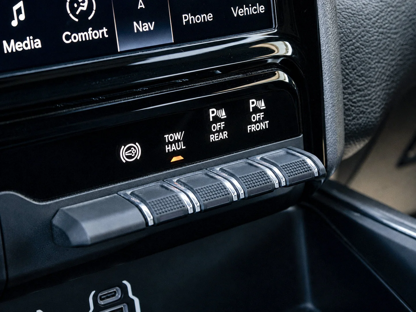 Used 2023 Black RAM Laramie* 4x4 | Heated & Ventilated Leather Seats | 12 Touchscreen | 5th Wheel Prep image 31