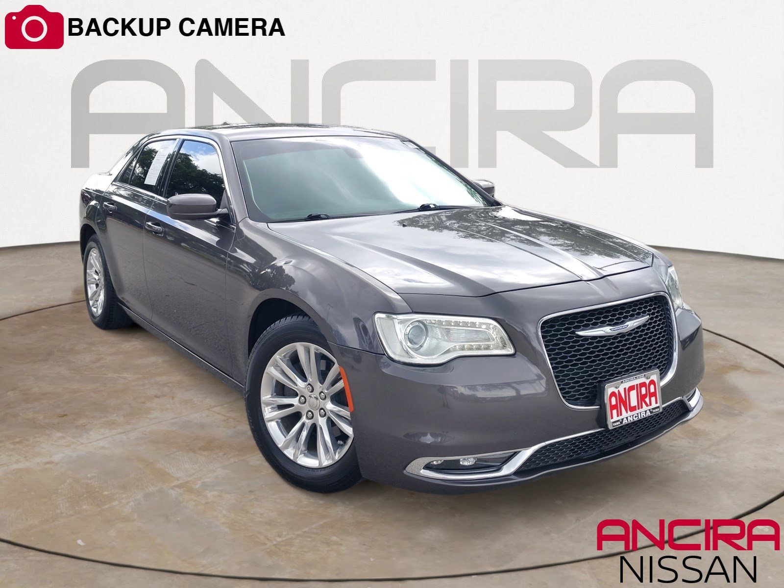 2018 Chrysler 300 Touring's photo