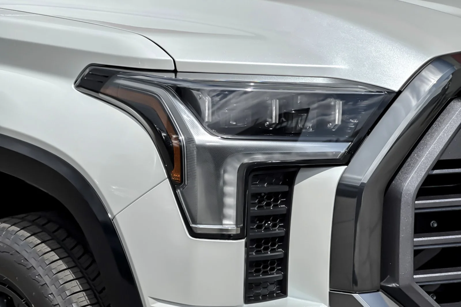 New 2026 Wind Chill Pearl <sup>1</sup> Toyota  Platinum image 29