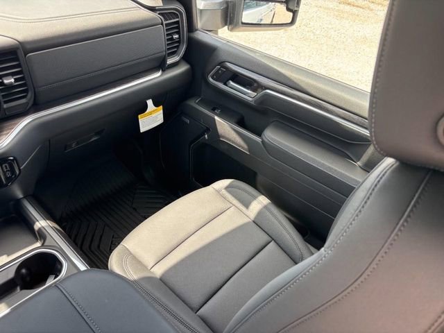 2026 Chevrolet Silverado 2500 HD LTZ - Photo 9