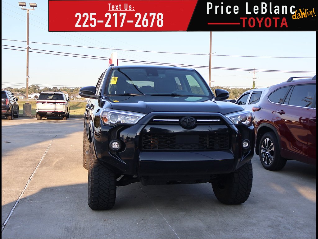 Used 2022 Midnight Black Metallic Toyota SR5 Premium image 1