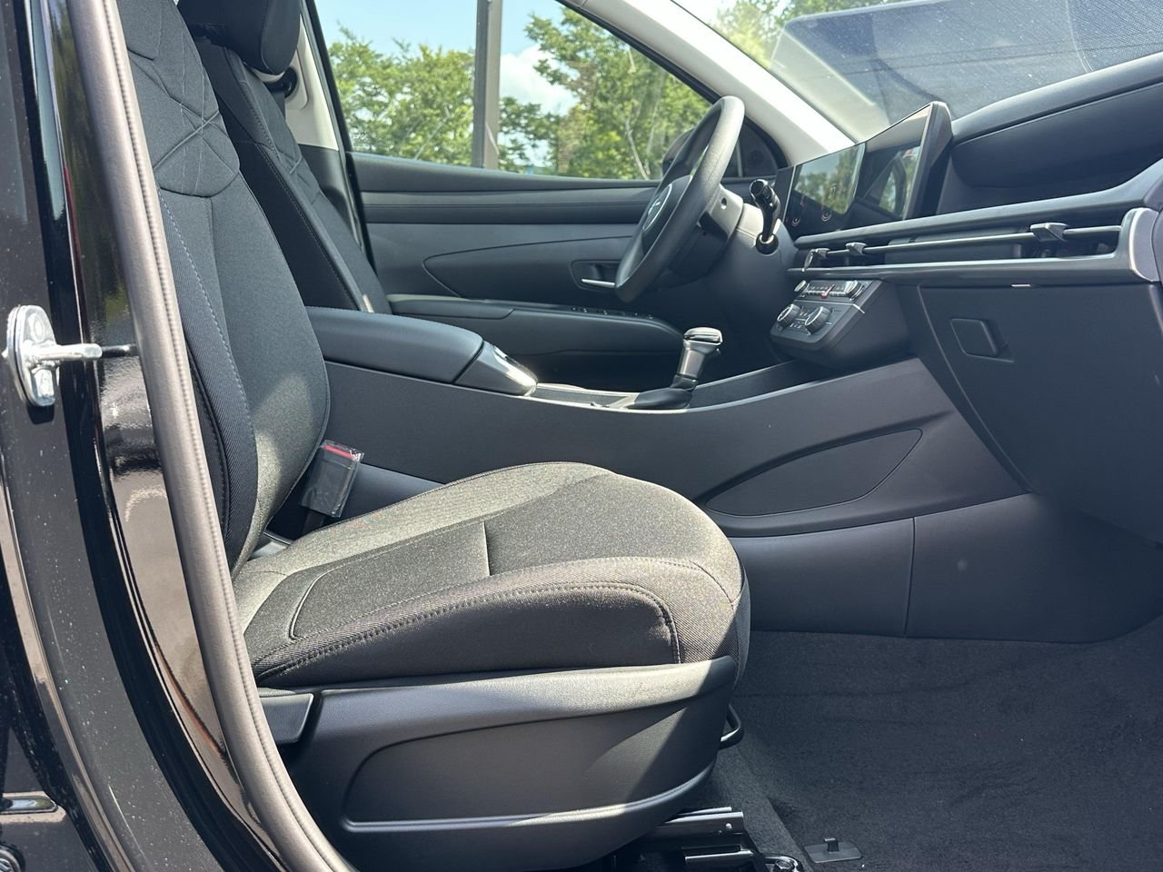 New 2026 Phantom Black Hyundai SE image 13