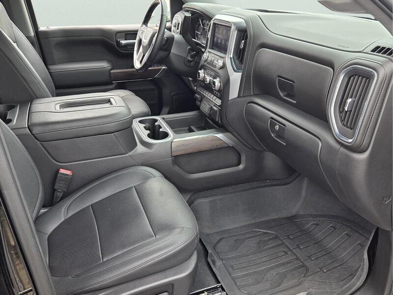 Used 2022 Onyx Black GMC 4WD CREW CAB 147" SLT image 18