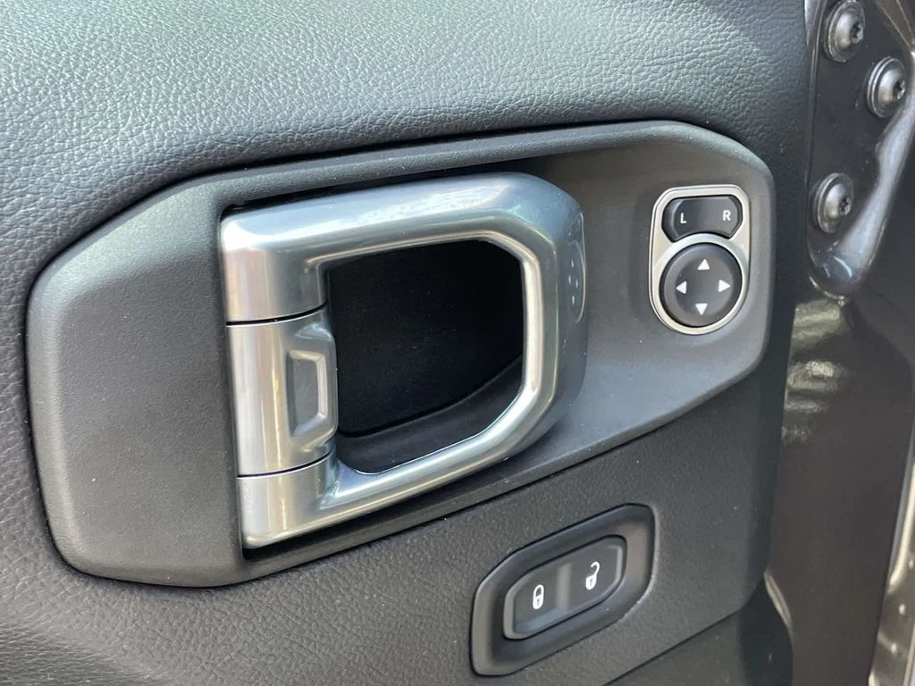 Used 2021 Gray Jeep Unlimited Sahara image 24