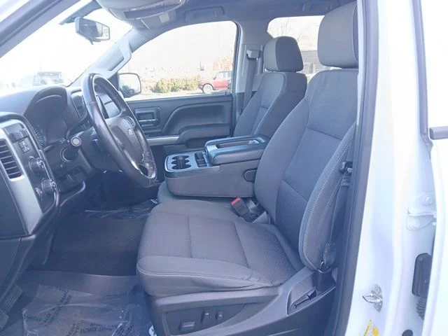 Used 2018 White Chevrolet LT image 11