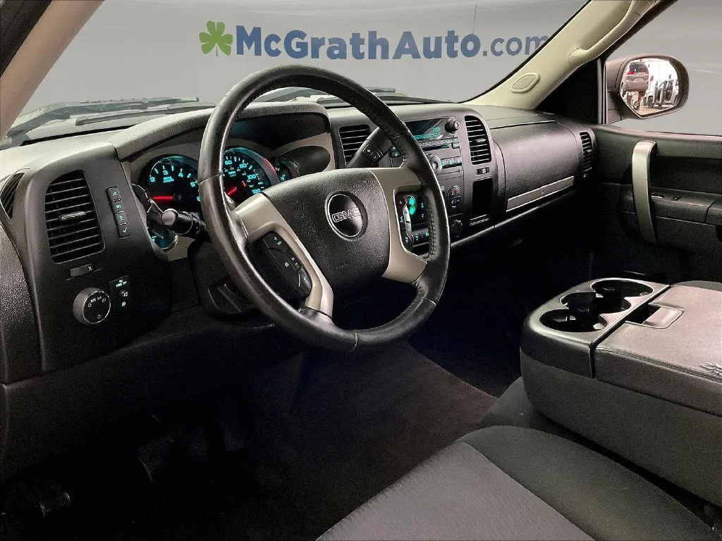 Used 2013 Black GMC SLE image 17