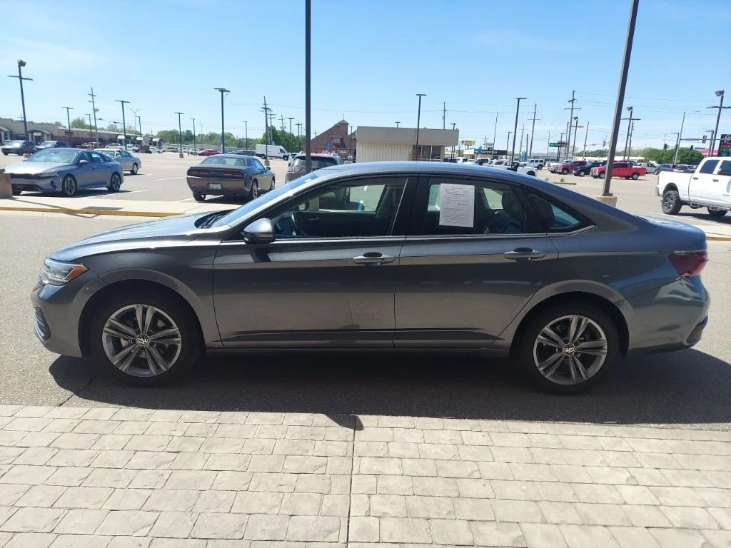 Used 2024 Gray Volkswagen 1.5T SE image 4