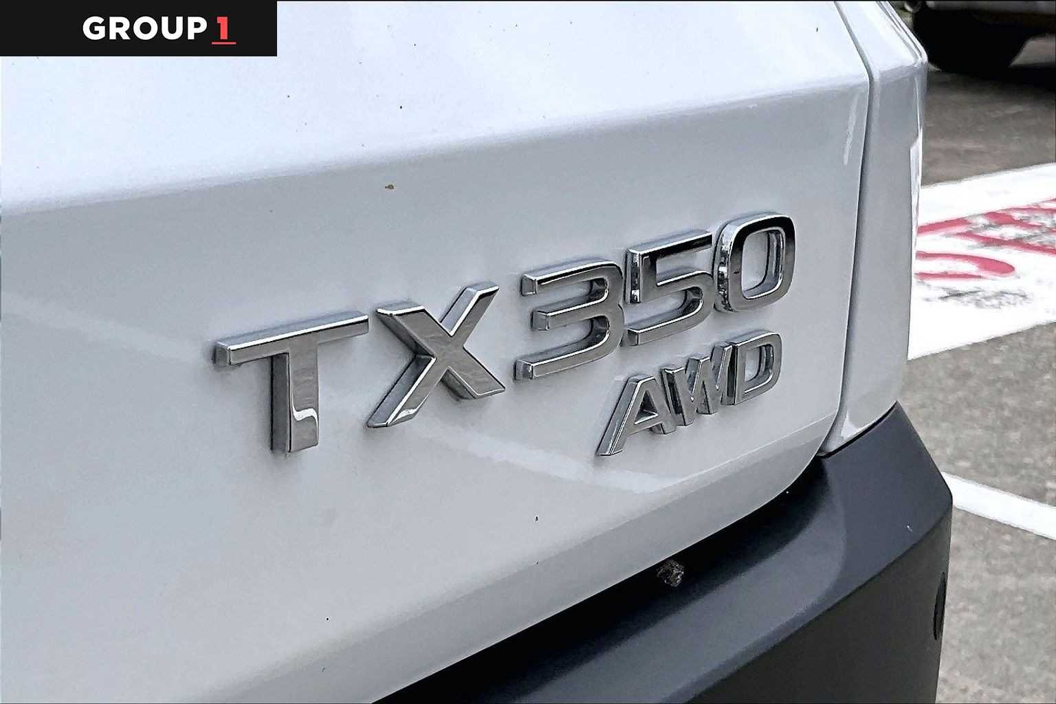 Certified Used 2025 WIND CHILL PEARL Lexus Premium image 28