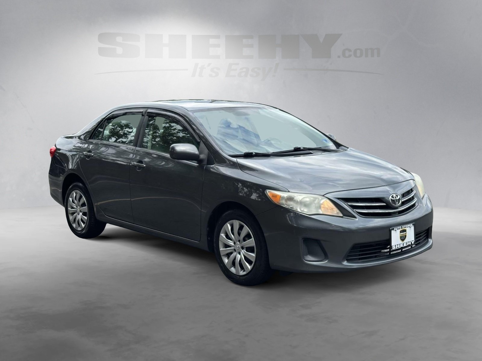 Used 2013 Gray Toyota LE image 2