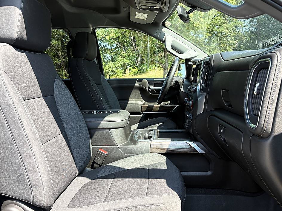 Used 2022 Silver Ice Metallic Chevrolet LT Trail Boss image 12