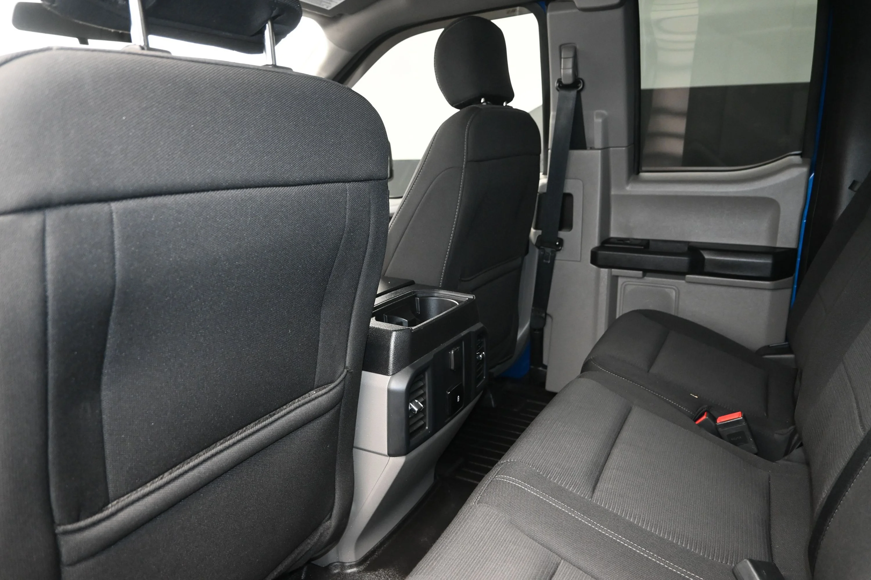 Used 2018 Blue Ford XL image 11