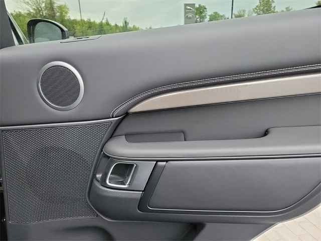 New 2024 Santorini Black Land Rover Metropolitan Edition image 21