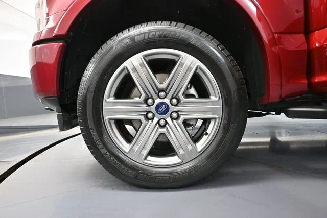 Used 2018 Red Ford XLT image 18