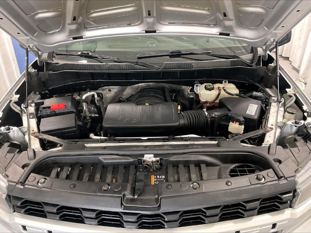 Used 2021 Silver Chevrolet Custom image 29