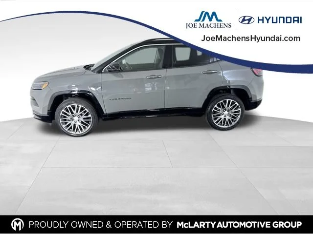 Used 2022 Gray Jeep Limited image 9