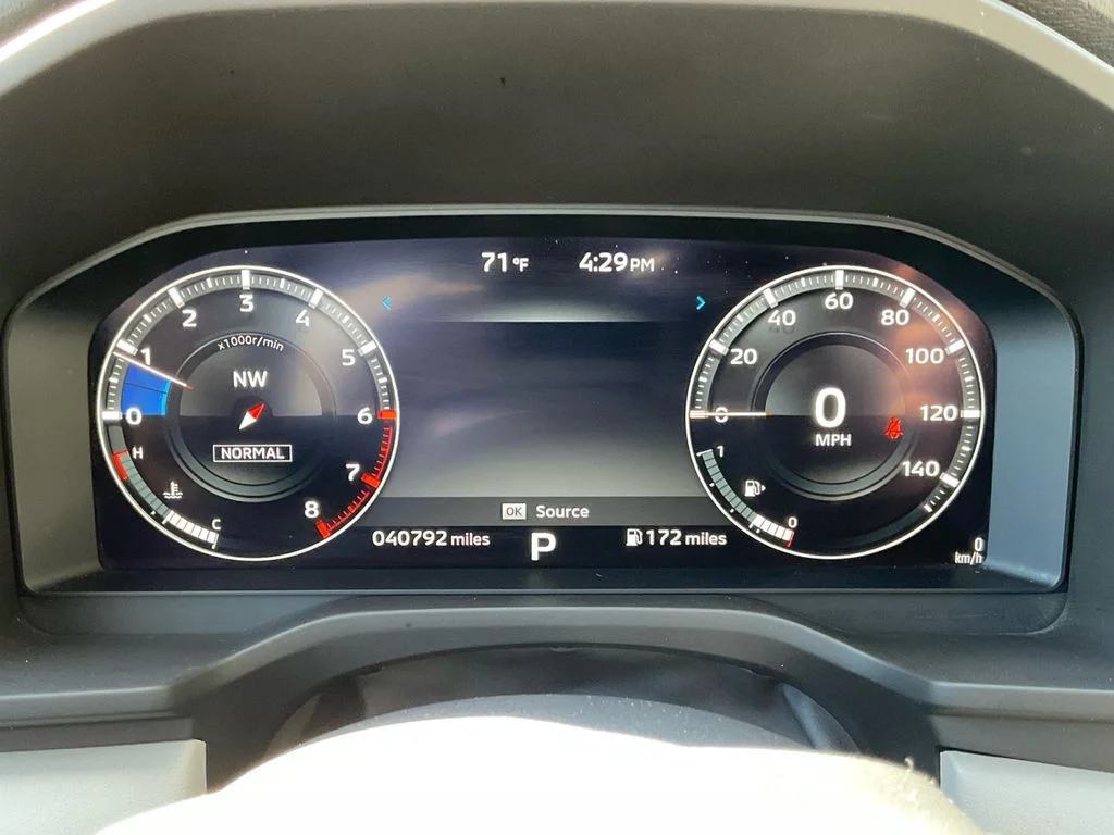 Used 2022 Silver Mitsubishi SEL image 19