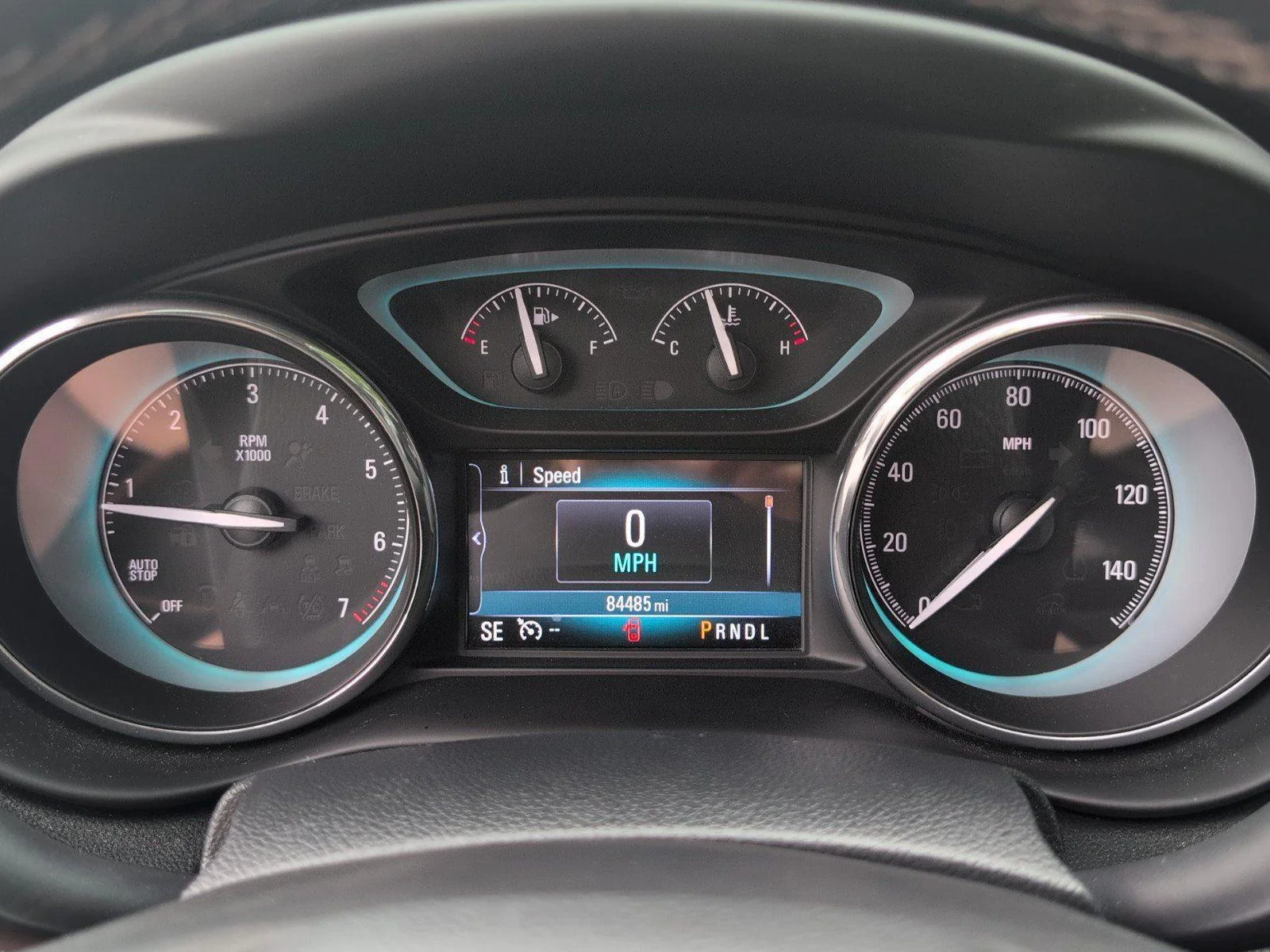 Used 2018 SUMMIT WHITE Buick Essence image 27