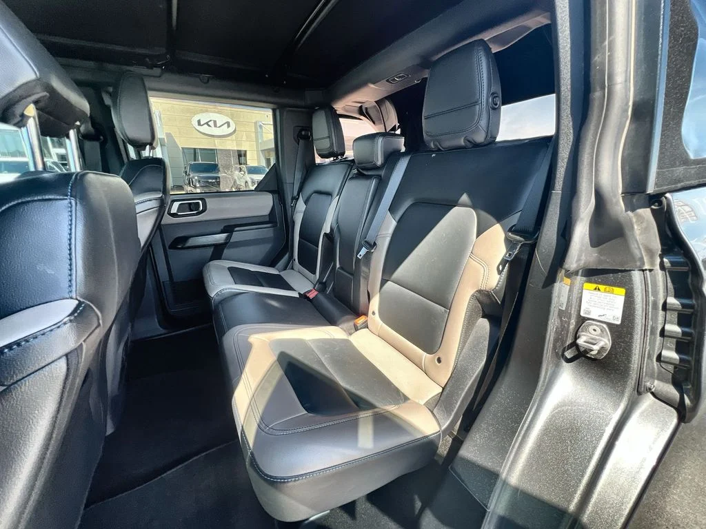 Used 2024 Gray Ford Wildtrak image 23