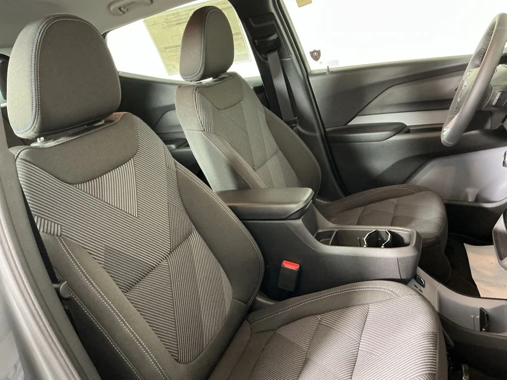 New 2027 Gray Chevrolet LT image 10