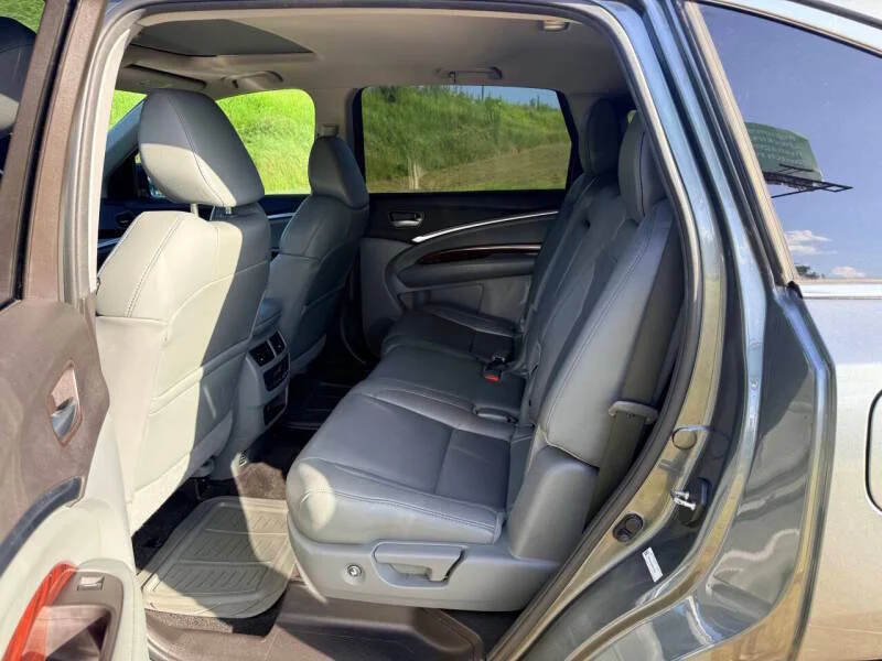 Used 2016 Gray Acura w/Tech w/AcuraWatch 4dr SUV w/Technology and AcuraWatch Plus Package image 14