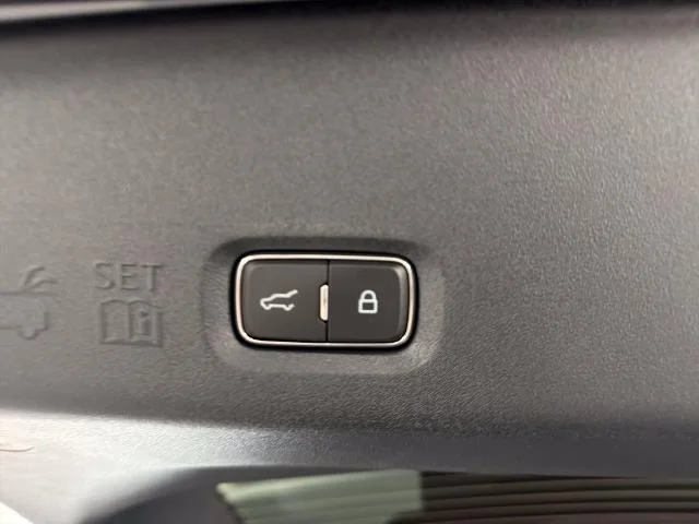 New 2027 Glacier Gray Metallic Tri-Coat Ford Active image 32