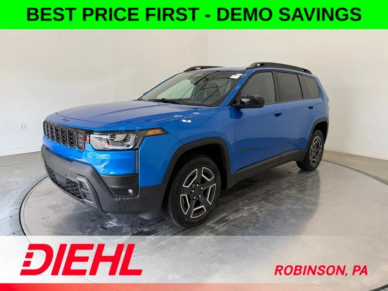 New 2026 Hydro Blue Pearl-Coat Exterior Paint Jeep Limited image 3