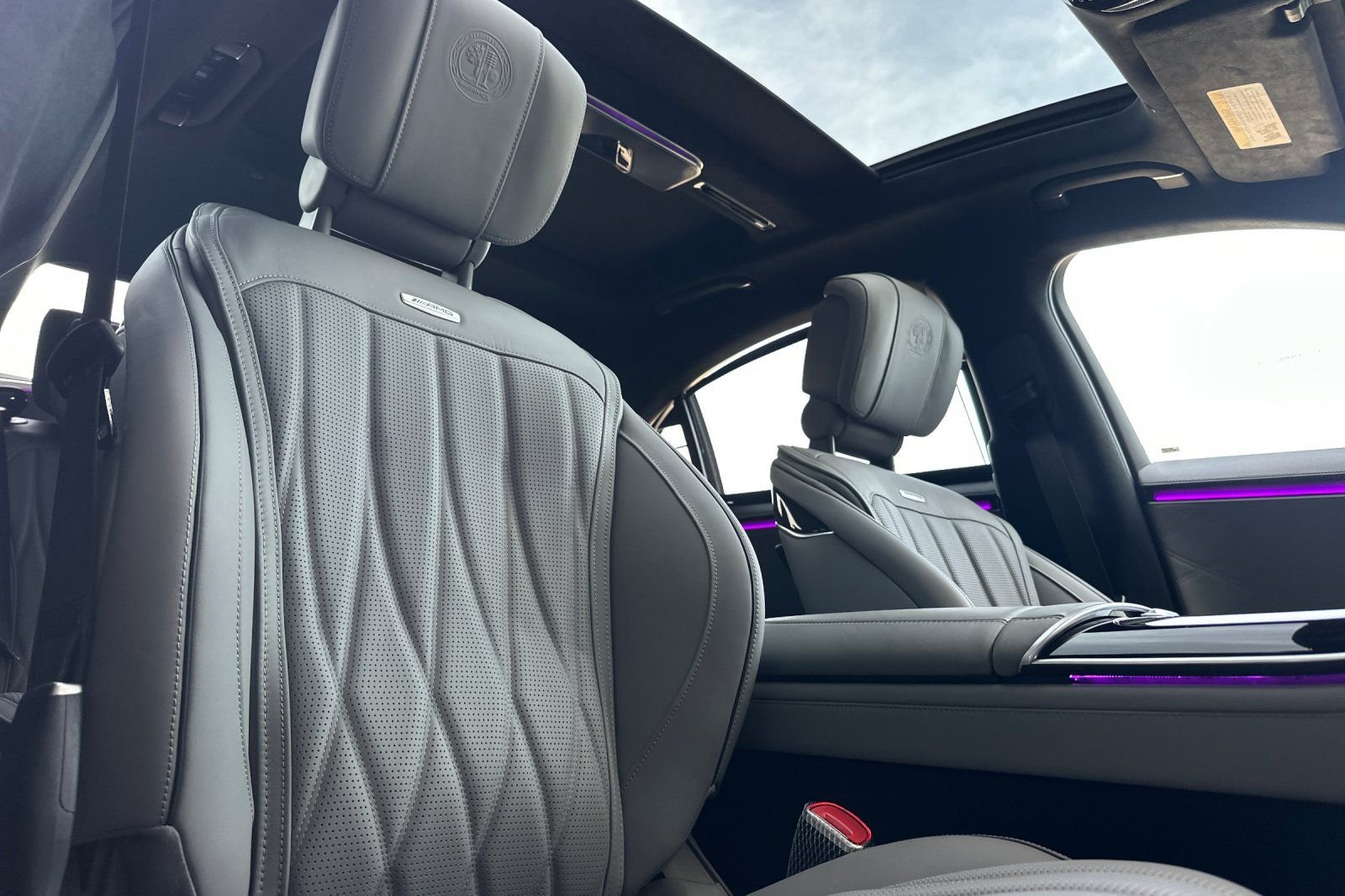 New 2026 MANUFAKTUR Moonlight White Metallic Mercedes-Benz S 63 E AMG® image 34