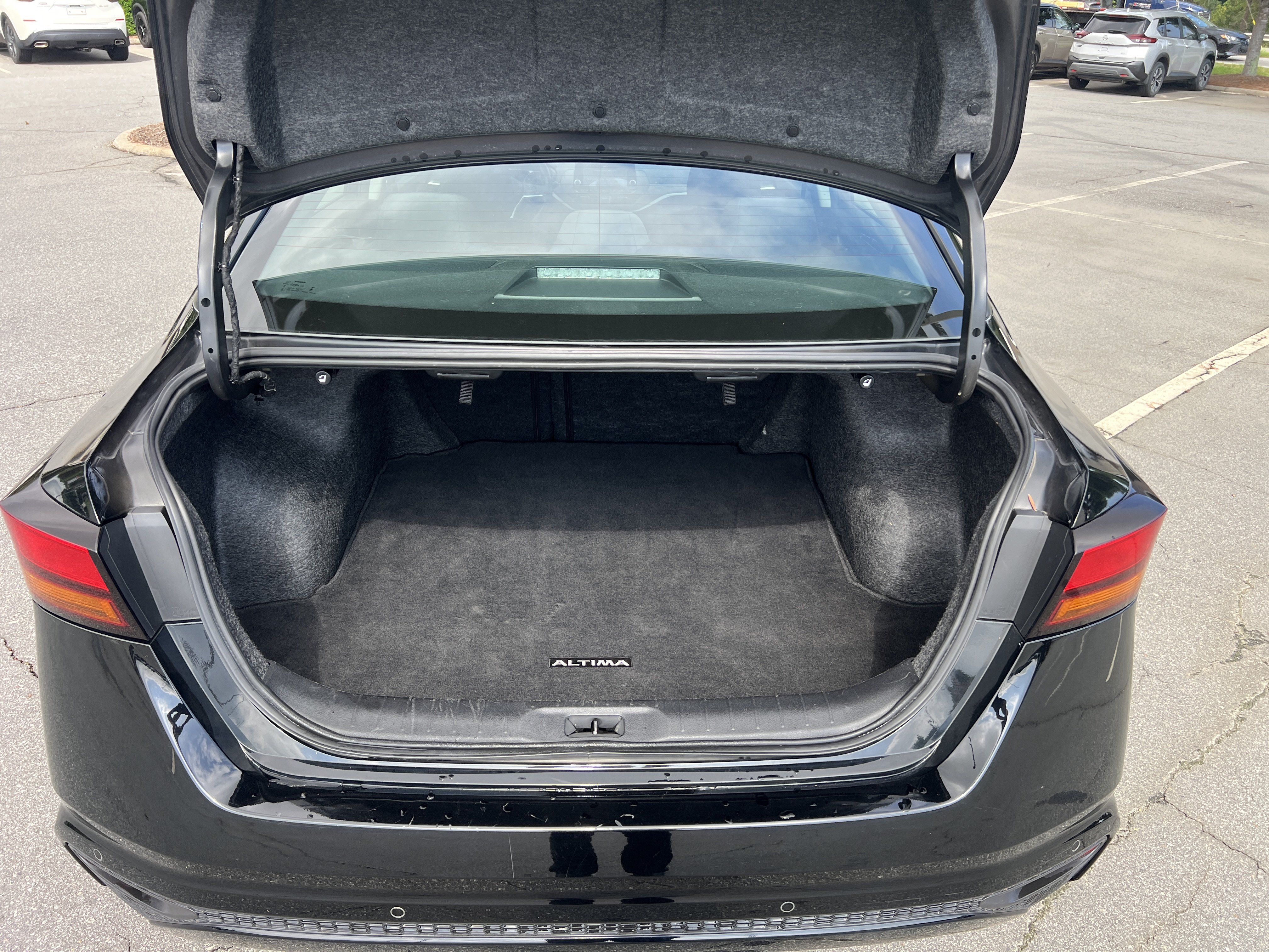 Certified Used 2024 Super Black Nissan 2.5 SV image 15