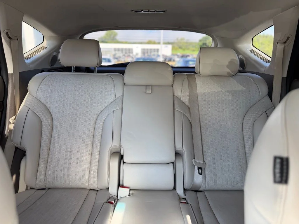 Used 2024 Silver Genesis 2.5T image 32