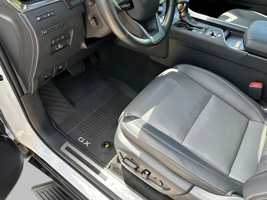 Used 2024  Lexus GX 550 Luxury image 26