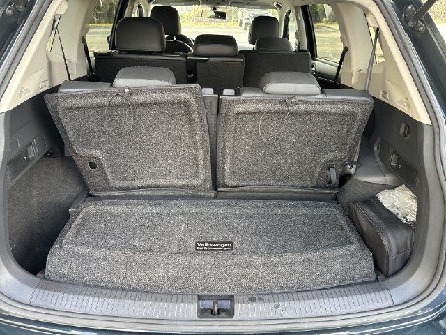 Used 2018 Green Volkswagen 2.0T SE image 13