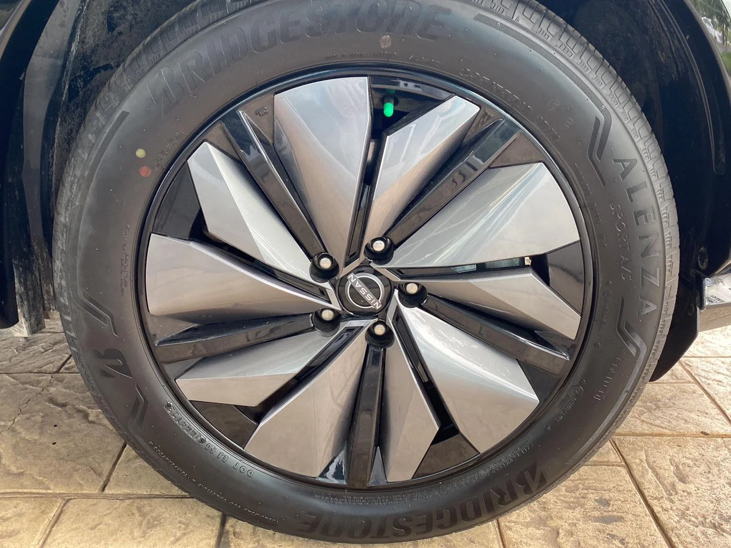 Used 2024 Gun Metallic Nissan ENGAGE image 12