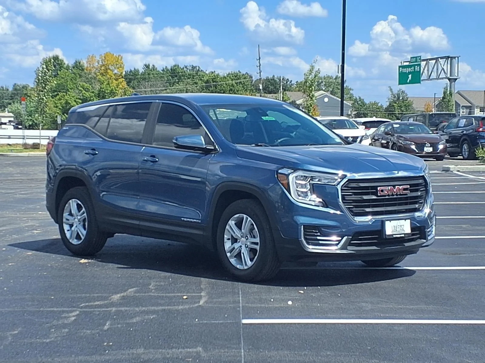 Used 2024 Downpour Metallic GMC SLE image 31