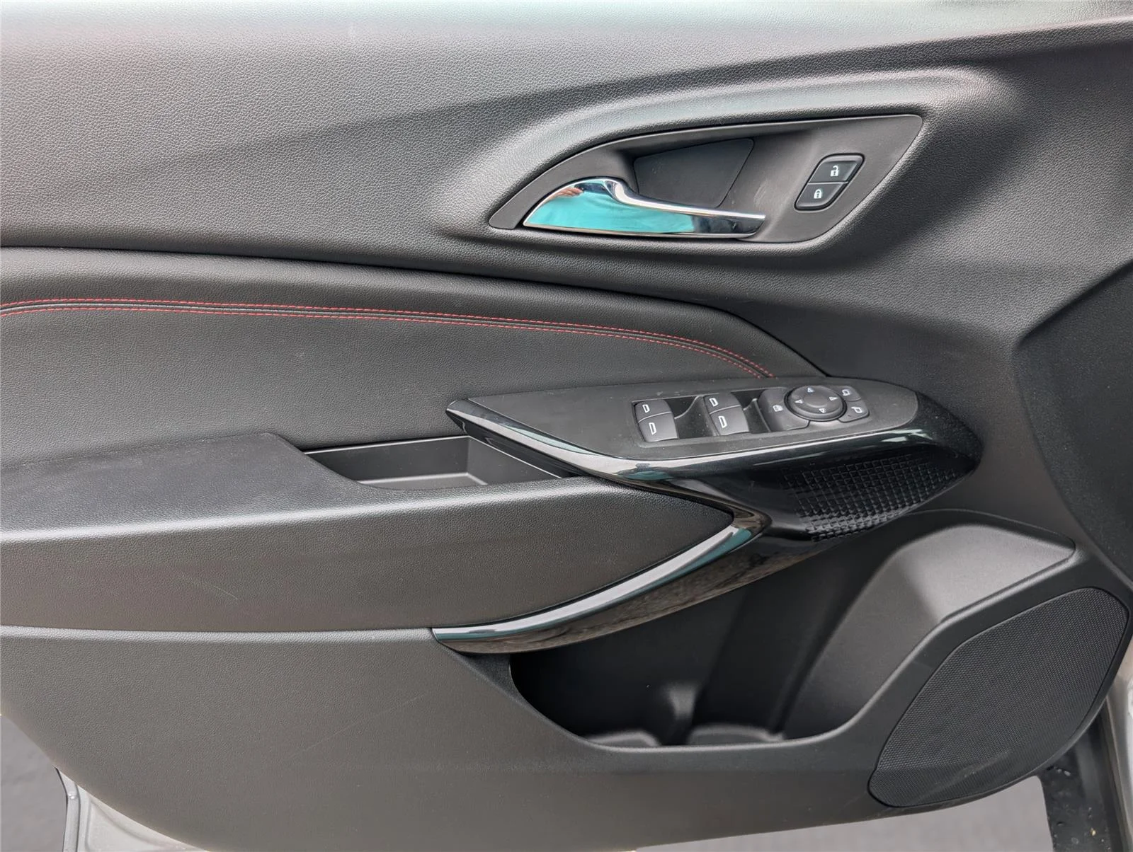 2026 Chevrolet Trax RS - Photo 14
