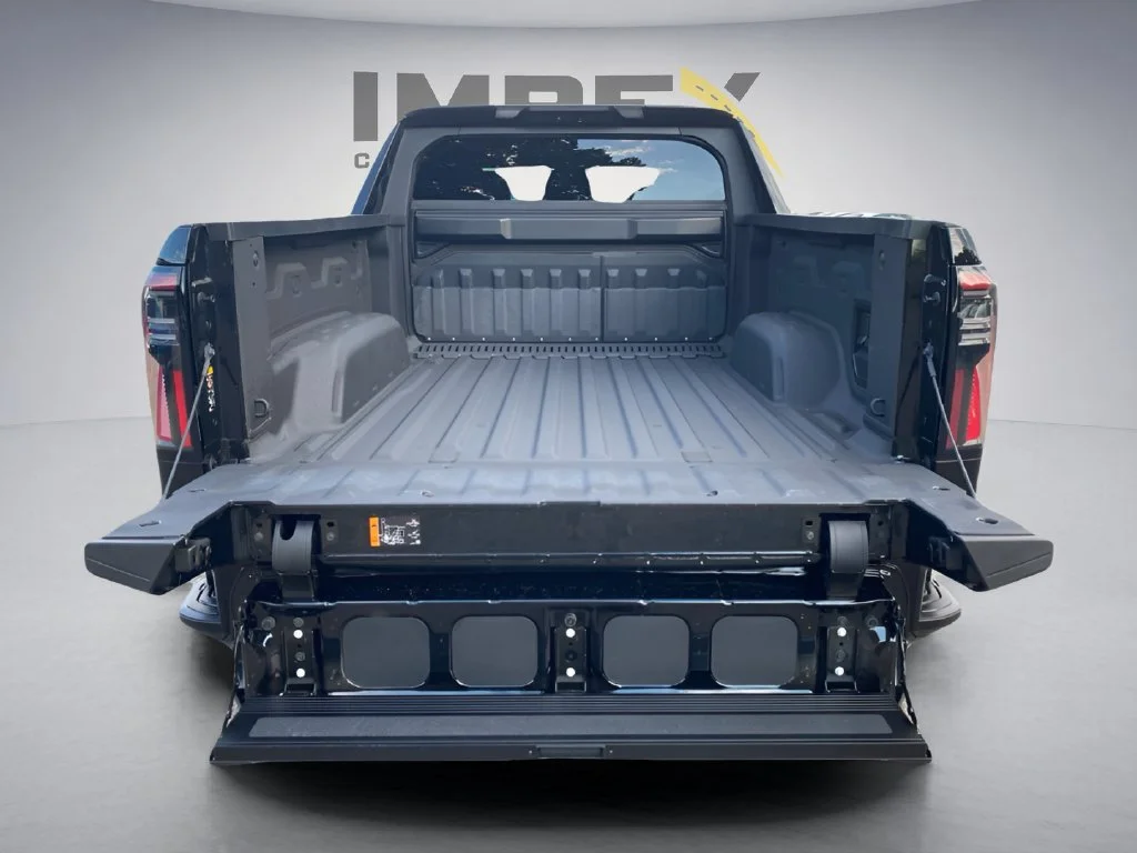 Used 2025 Onyx Black GMC Max Range Denali image 32