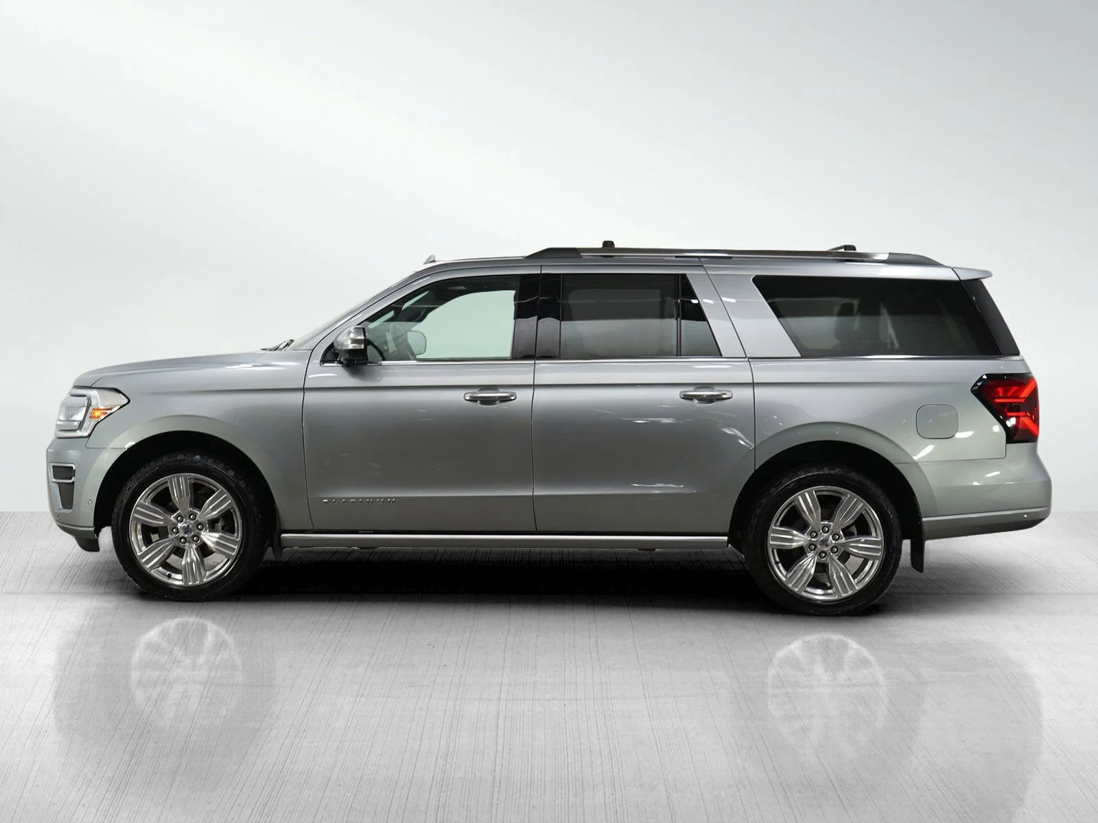Used 2024 Ford Expedition Platinum with VIN 1FMJK1M86REA35626 for sale in Burnsville, Minnesota
