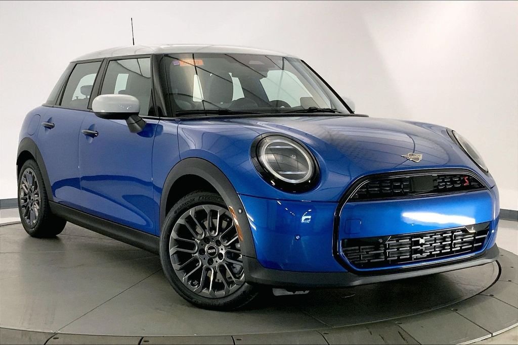 2026 MINI Hardtop Cooper S Signature's photo