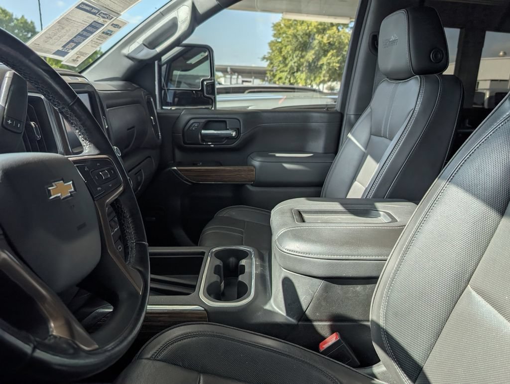 Used 2022 Summit White Chevrolet High Country image 11