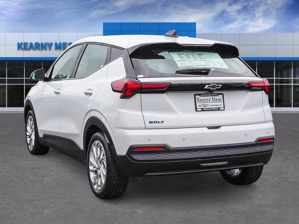 New 2027 Summit White Chevrolet LT image 4