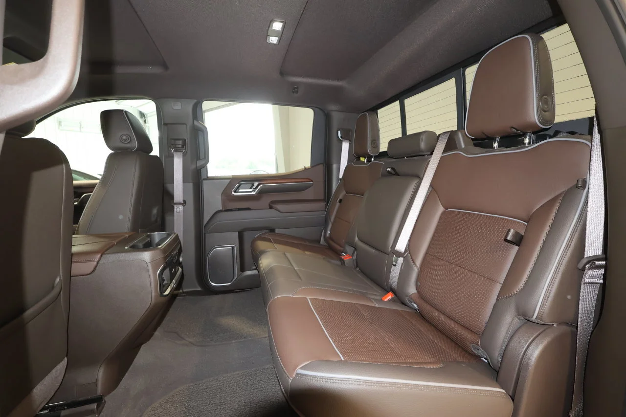 Used 2025 White Frost Tricoat GMC Denali image 25