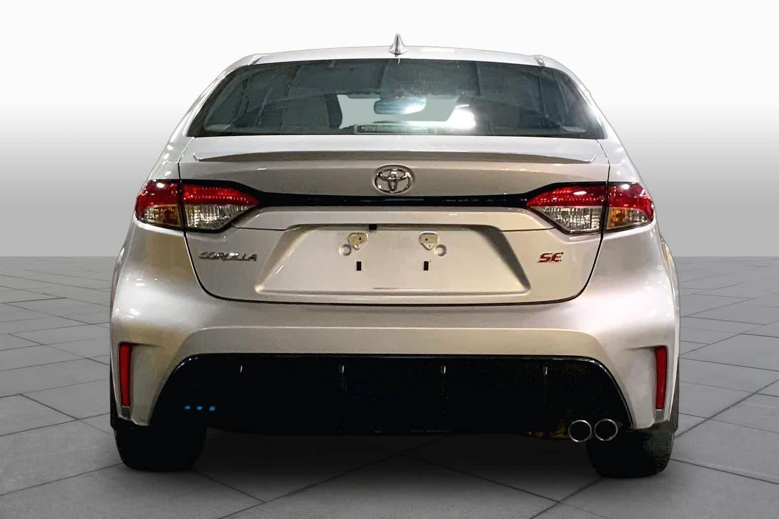 Used 2023 Classic Silver Metallic Toyota SE image 5
